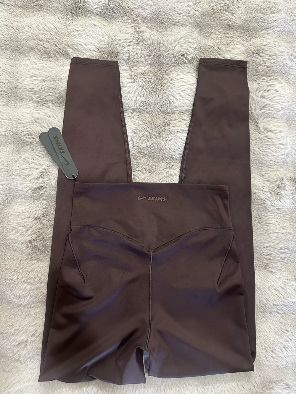 SKIMS High-Waist Leggings in Chocolate Brown